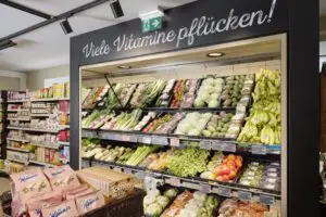 Die gut sortierte Gemüseecke im Grabners Supermarkt in Gasen.